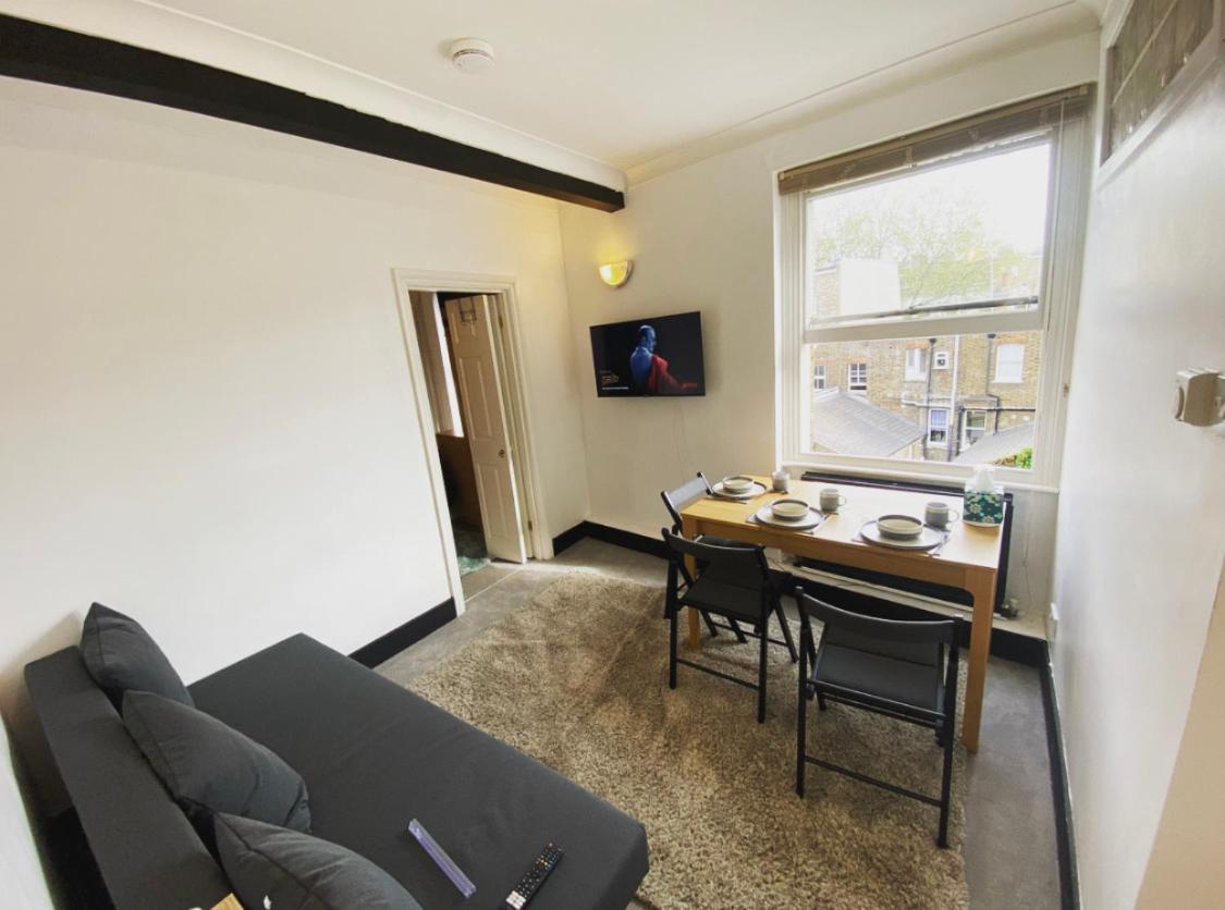 Complete 1 Bedroom Apartment With Wi-Fi, Kitchen, Tv In Heart Of Chiswick, Лондон Екстер'єр фото